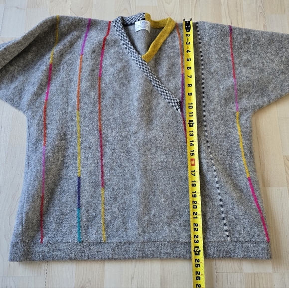 Lailas Denmark  100% Wool Sweater - Picture 4 of 6